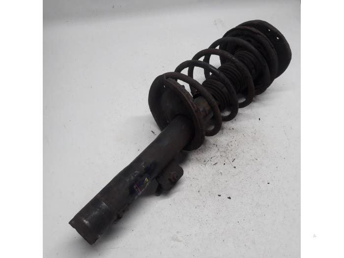 Front shock absorber, right from a Peugeot 206 (2A/C/H/J/S) 1.6 16V 2002