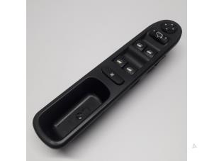 New Electric window switch Peugeot 207 Price € 84,01 Inclusive VAT offered by Reclycar De Boer BV