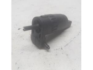 Begagnade Pump, vindrutespolare Volkswagen Golf VII (AUA) 1.6 TDI BlueMotion 16V Pris € 15,75 Marginaltabell erbjuds av Reclycar De Boer BV