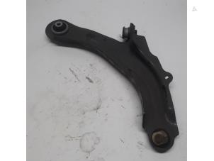 Used Front lower wishbone, right Renault Captur (2R) 0.9 Energy TCE 12V Price € 36,75 Margin scheme offered by Reclycar De Boer BV