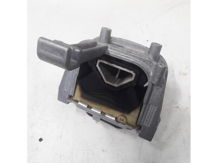 Used Engine mount Volkswagen Golf VII (AUA) 1.6 TDI BlueMotion 16V Price € 36,75 Margin scheme offered by Reclycar De Boer BV