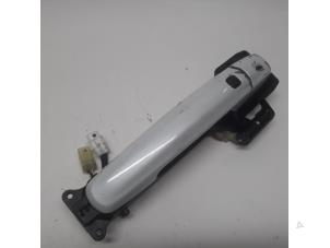 Usagé Poignée portière 4portes avant droite Suzuki Swift (ZA/ZC/ZD) 1.2 16V Prix € 15,75 Règlement à la marge proposé par Reclycar De Boer BV