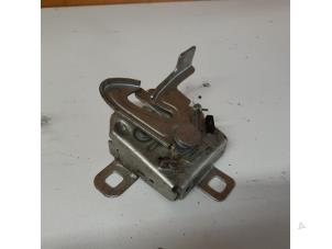 Used Bonnet lock mechanism Fiat Panda (169) 1.2 Fire 4x4 Price € 21,00 Margin scheme offered by Reclycar De Boer BV
