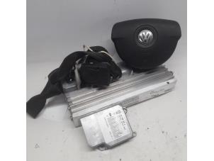 Usados Juego y módulo de airbag Volkswagen Transporter T5 2.5 TDi PF Precio € 157,50 Norma de margen ofrecido por Reclycar De Boer BV