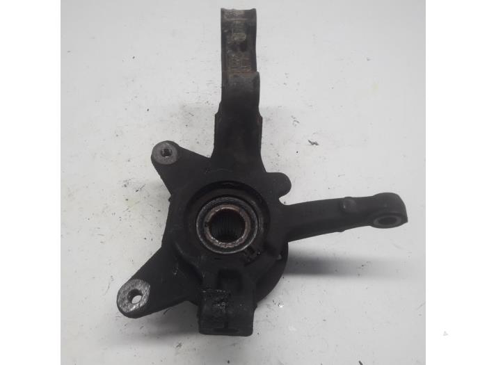 Front wheel hub from a Renault Kangoo Express (FW) 1.5 dCi 90 FAP 2015