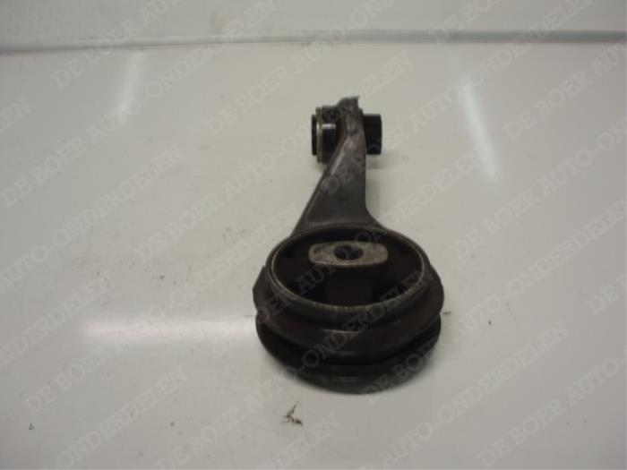 Used Engine mount Renault Clio II (BB/CB) 1.2 16V Price € 15,75 Margin scheme offered by Reclycar De Boer BV