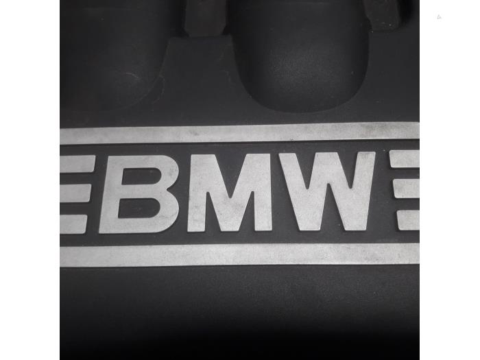 Cache sous moteur d'un BMW 1 serie (E87/87N) 118d 16V 2006