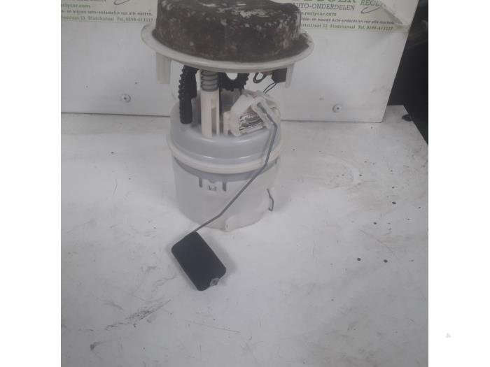 Usagé Pompe à carburant Peugeot 307 Break (3E) 1.6 16V Prix € 26,25 Règlement à la marge proposé par Reclycar De Boer BV