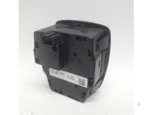 On-board computer controller from a Citroën DS5 (KD/KF) 2.0 BlueHDi 180 16V 2014