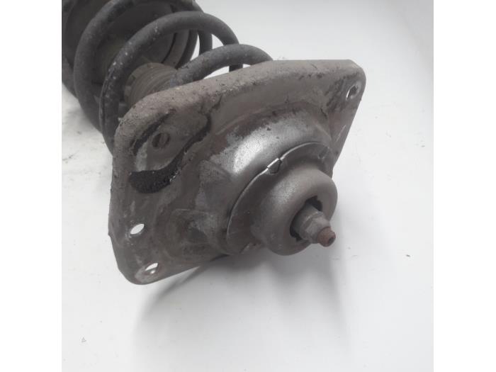 Front shock absorber, right from a Citroën Jumpy (G9) 2.0 HDI 120 16V 2009
