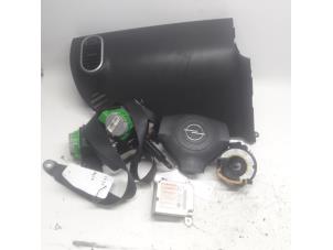 Usagé Kit + module airbag Opel Agila (B) 1.0 12V Prix € 330,75 Règlement à la marge proposé par Reclycar De Boer BV