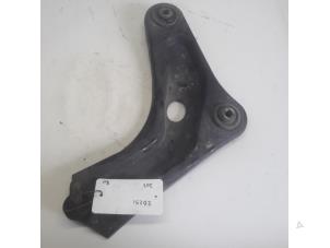 Used Front lower wishbone, right Peugeot 207 CC (WB) 1.6 16V Price € 26,25 Margin scheme offered by Reclycar De Boer BV