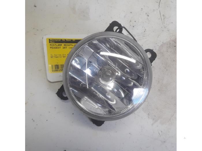 Fog light, front right from a Peugeot 207 CC (WB) 1.6 16V 2010