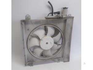 Usagé Ventilateur moteur Toyota Aygo (B10) 1.0 12V VVT-i Prix € 26,25 Règlement à la marge proposé par Reclycar De Boer BV