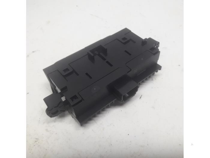 Switch (miscellaneous) from a Renault Clio V (RJAB) 1.0 TCe 100 12V 2019