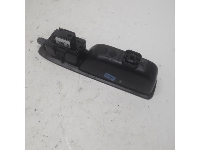 Electric window switch from a Renault Clio V (RJAB) 1.0 TCe 100 12V 2019