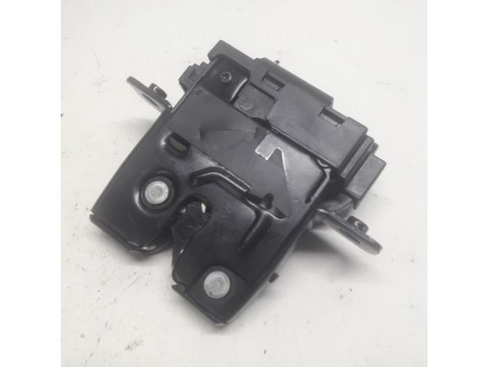 thumbnail image 2 of VEGO-AUTOTEILE Trunk Lock Cylinder Kit For Renault Twingo – Tailgate Lock Repair Set (ELO 600063) 2 of 4