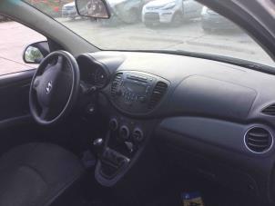 Usados Juego y módulo de airbag Hyundai i10 (F5) 1.2i 16V Precio € 315,00 Norma de margen ofrecido por Reclycar De Boer BV