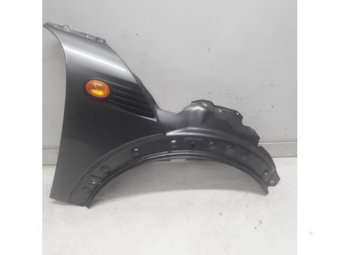 Front wing, right from a MINI Clubman (R55) 1.6 16V Cooper 2009