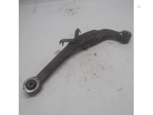 Used Rear wishbone, right Nissan Qashqai (J10) 2.0 16V Price € 42,00 Margin scheme offered by Reclycar De Boer BV