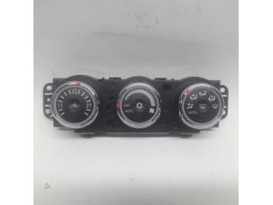 Usados Panel de control de calefacción Citroen C-Crosser 2.2 HDiF 16V Precio € 52,50 Norma de margen ofrecido por Reclycar De Boer BV