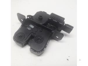 Used Tailgate lock mechanism Renault Clio IV (5R) 1.5 Energy dCi 90 FAP Price € 21,00 Margin scheme offered by Reclycar De Boer BV