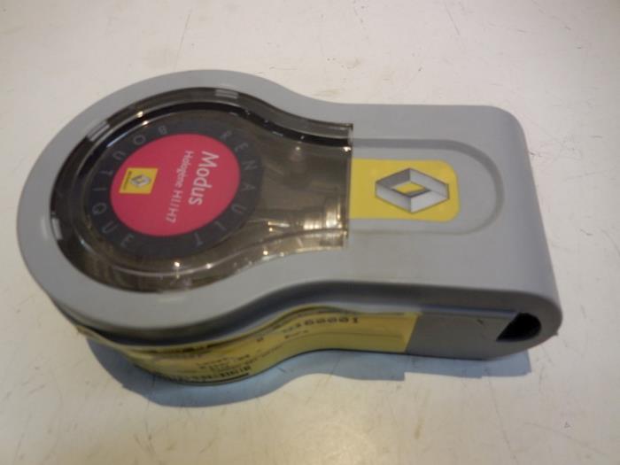 Nowe Lampa Renault Modus Cena € 10,49 Z VAT oferowane przez Reclycar De Boer BV