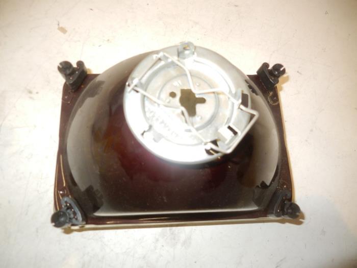 Fog light, front right from a Renault R9 1985
