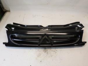 Neuf Calandre Citroen Berlingo Prix € 13,65 Prix TTC proposé par Reclycar De Boer BV