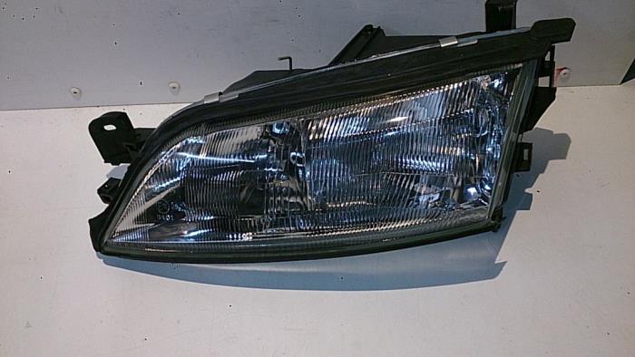Nowe Reflektor lewy Opel Vectra Cena € 36,76 Z VAT oferowane przez Reclycar De Boer BV