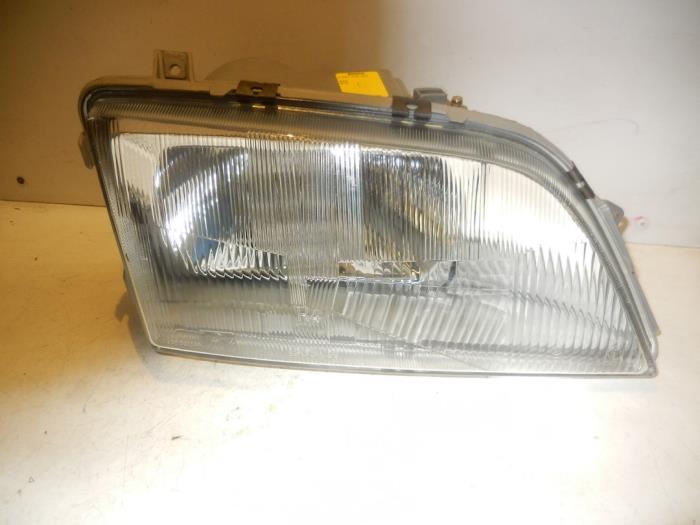 Nowe Reflektor prawy Opel Omega Cena € 42,00 Z VAT oferowane przez Reclycar De Boer BV