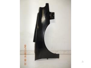 New Front wing, right Renault Laguna Price € 42,00 Inclusive VAT offered by Reclycar De Boer BV