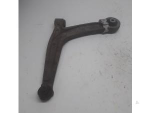 Gebrauchte Querlenker unten links vorne Fiat 500 (312) 1.2 Preis € 26,25 Margenregelung angeboten von Reclycar De Boer BV