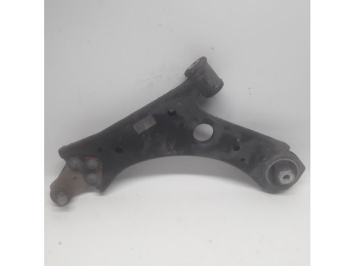 Front lower wishbone, left from a Fiat Tipo (356W/357W) 1.6 D 16V Multijet 2016
