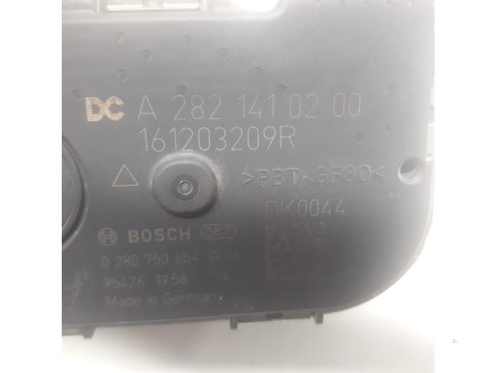 Drosselklappengehäuse van een Dacia Duster (SR) 1.3 TCE 130 16V 2019