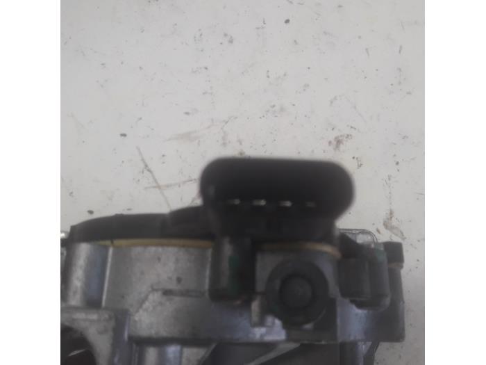 Front wiper motor from a BMW 3 serie (F30) 328i 2.0 16V 2012