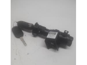 Used Ignition lock + key Fiat Panda (312) 0.9 TwinAir Turbo 80 Price € 36,75 Margin scheme offered by Reclycar De Boer BV