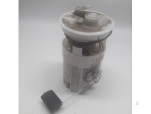 Usados Bomba eléctrica de combustible Kia Picanto (BA) 1.1 12V Precio € 52,50 Norma de margen ofrecido por Reclycar De Boer BV