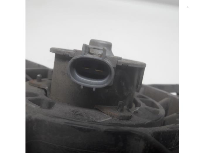 Fan motor from a Opel Agila (B) 1.2 16V 2010