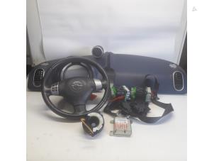 Usagé Kit + module airbag Opel Agila (B) 1.2 16V Prix € 315,00 Règlement à la marge proposé par Reclycar De Boer BV
