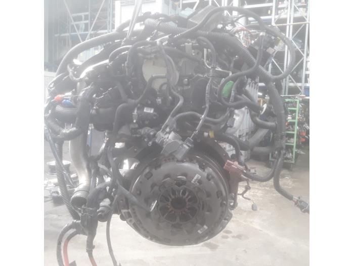 Motor van een Renault Laguna III Estate (KT) 2.0 dCi 16V 150 2013