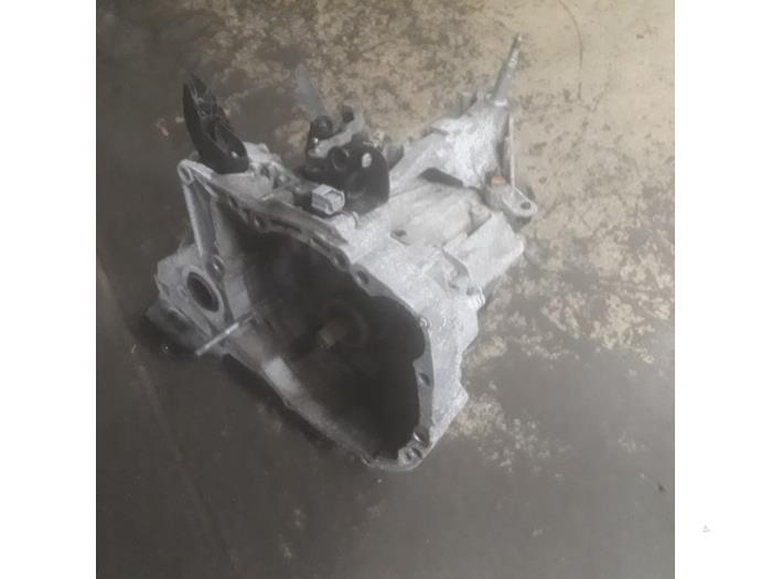 Gearbox from a Renault Clio IV (5R) 1.2 16V 2013