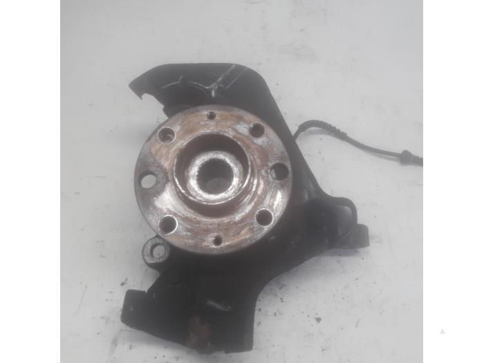 Begagnade Framhjulsnav Opel Corsa D 1.3 CDTi 16V ecoFLEX Pris € 36,75 Marginaltabell erbjuds av Reclycar De Boer BV