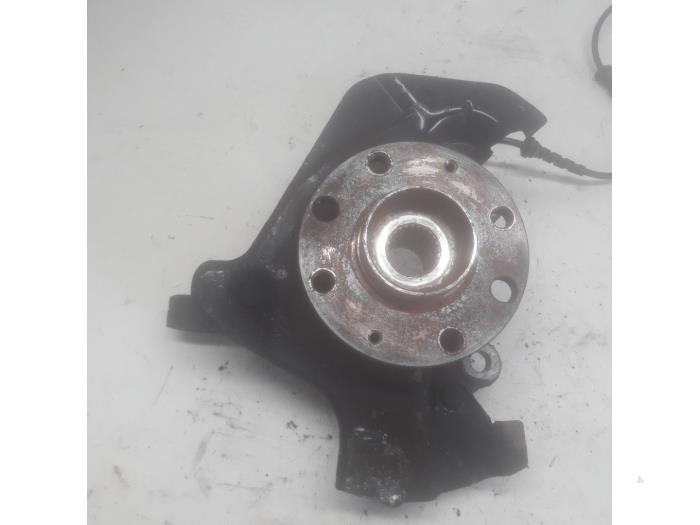 Begagnade Framhjulsnav Opel Corsa D 1.3 CDTi 16V ecoFLEX Pris € 36,75 Marginaltabell erbjuds av Reclycar De Boer BV