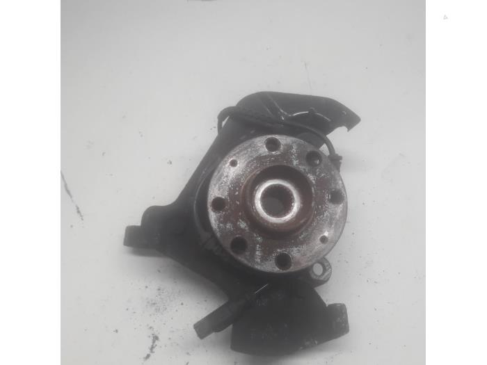 Begagnade Framhjulsnav Opel Corsa D 1.3 CDTi 16V ecoFLEX Pris € 36,75 Marginaltabell erbjuds av Reclycar De Boer BV