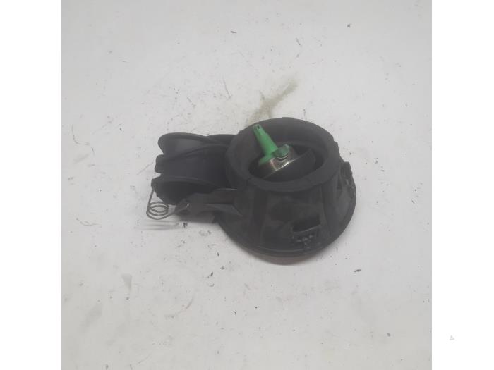 Begagnade Tanklucka BMW Mini (R50/53) 1.6 16V Cooper Pris € 26,25 Marginaltabell erbjuds av Reclycar De Boer BV