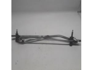 Usados Mecanismo de limpiaparabrisas Audi A4 Avant (B8) 2.0 TDI 16V Precio € 26,25 Norma de margen ofrecido por Reclycar De Boer BV
