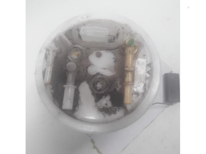 Electric fuel pump from a Citroën C6 (TD) 2.7 HDiF V6 24V 2009