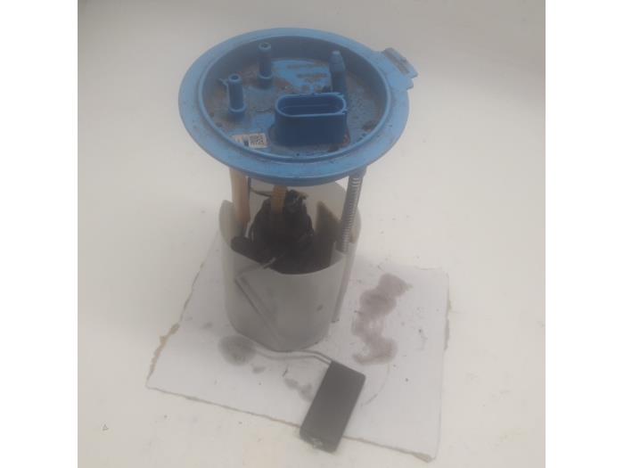 Electric fuel pump from a Seat Altea (5P1) 1.2 TSI 2013