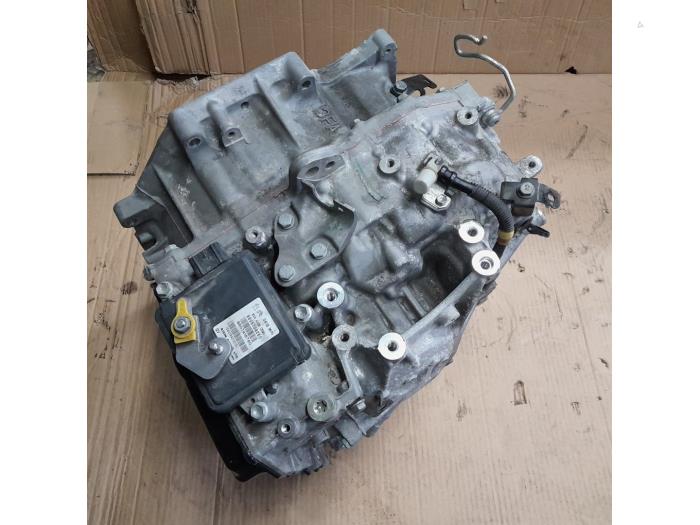 Gearbox from a Citroën C4 Cactus (0B/0P) 1.2 PureTech 110 12V 2018